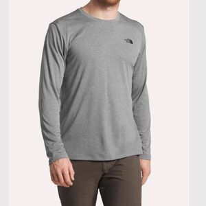 The North Face Men's Long Sleeve Gray Tee Hyper layer FD Performance Size Small